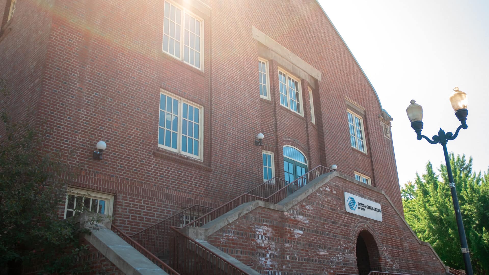 A picture of a brick building